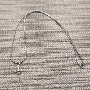 18 Inch Sterling Silver Small Bow Cross Pendant Necklace B522